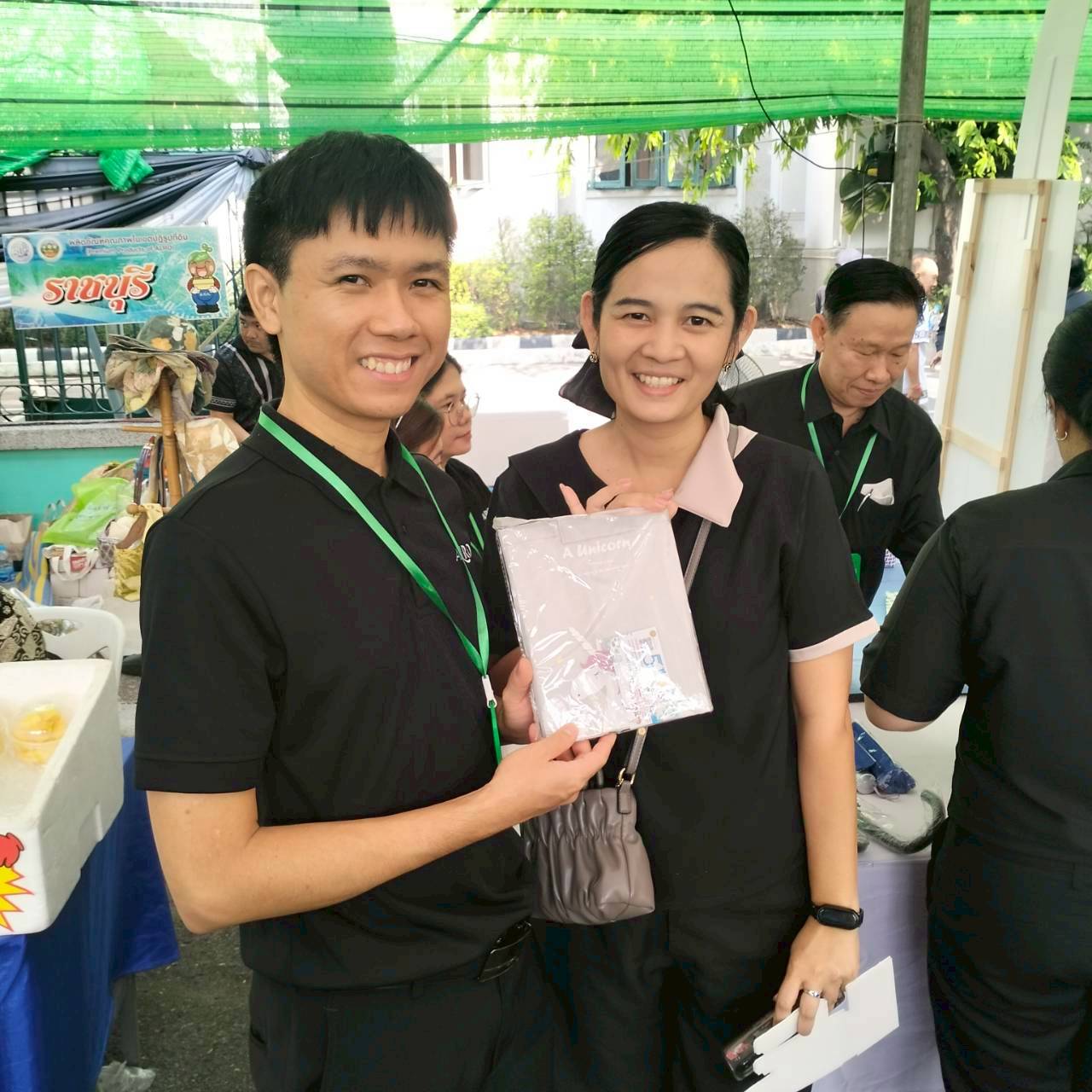 title - คณะทำงานฝ่ายติดตามประเมินผลการจัดงาน วันคล้ายวันสถาปนาสำนักงานการปฏิรูปที่ดินเพื่อเกษตรกรรม (ส.ป.ก.) ครบรอบ 51 ปี เปิดตั้งจุดให้ผู้ร่วมงานได้ร่วมสนุก เล่นเกมส์ และตอบแบบประเมินผลการจัดงาน ผ่านระบบออนไลน์